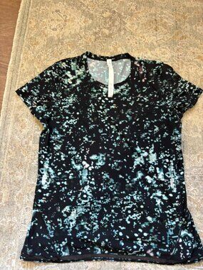 Lululemon Short Sleeve Run Tee | Black Speckled Splatter Print | Women's Size 8